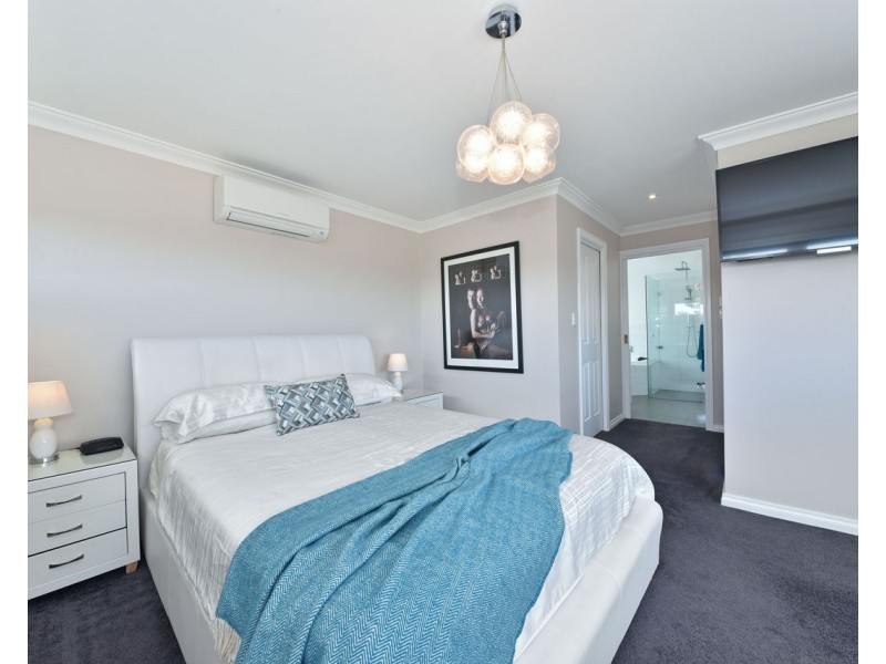 21A Holyhead Green, Mindarie WA 6030