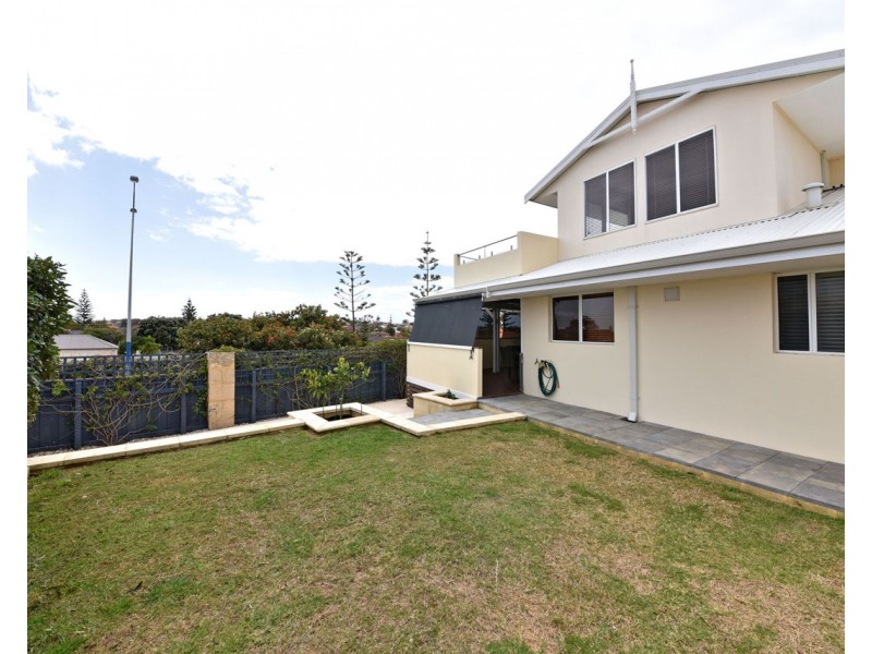 21A Holyhead Green, Mindarie WA 6030