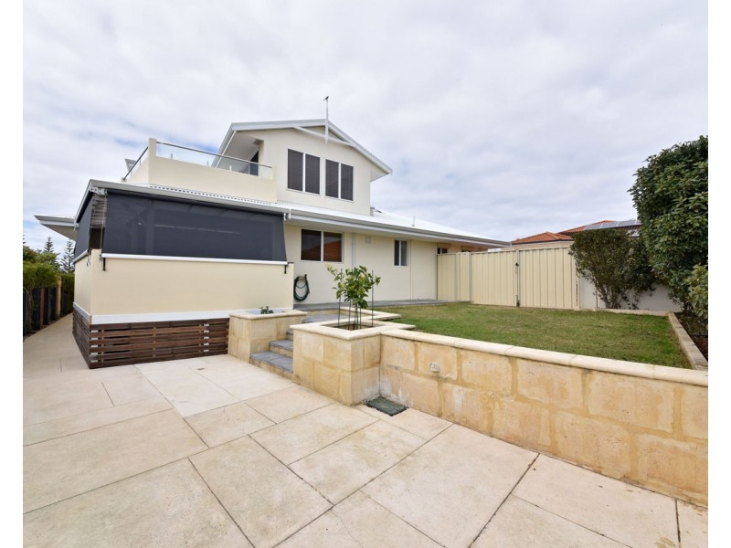 21A Holyhead Green, Mindarie WA 6030