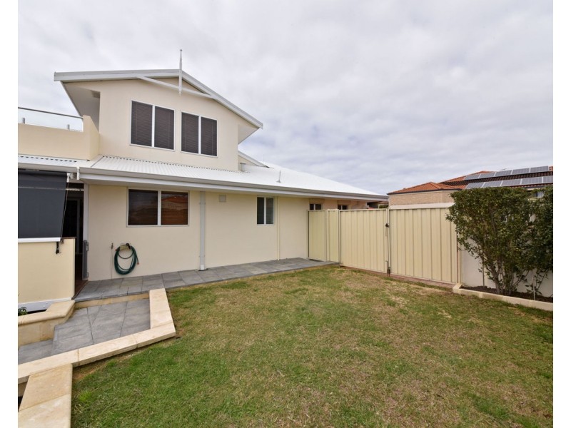 21A Holyhead Green, Mindarie WA 6030