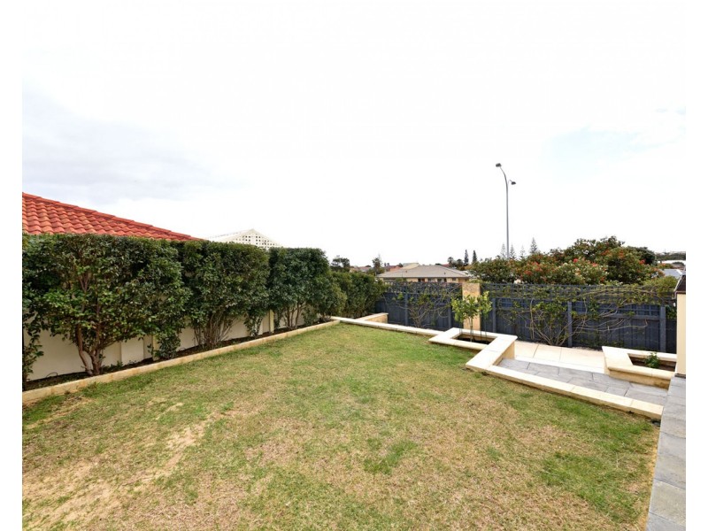 21A Holyhead Green, Mindarie WA 6030