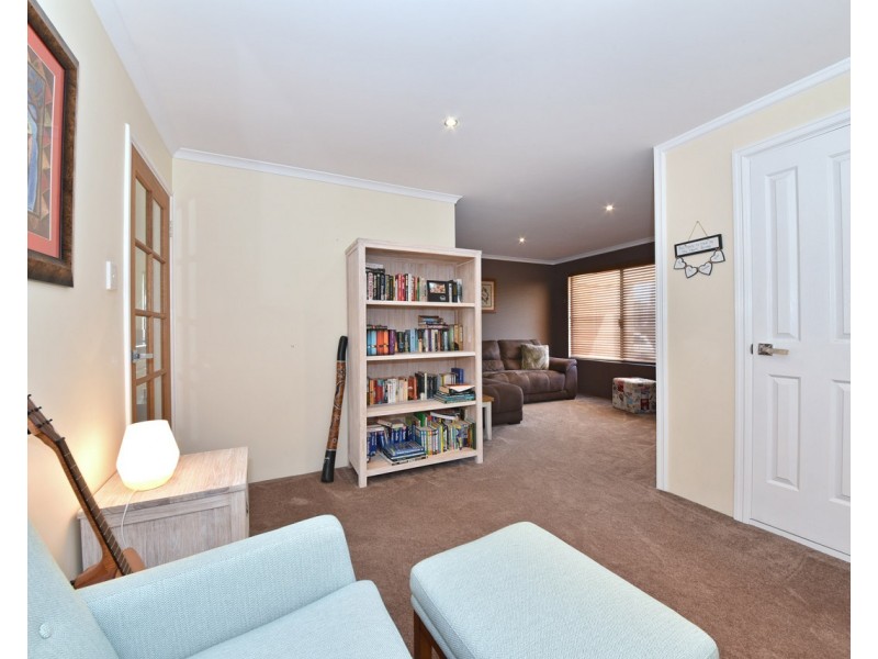 17 Mintaro Parade, Quinns Rocks WA 6030