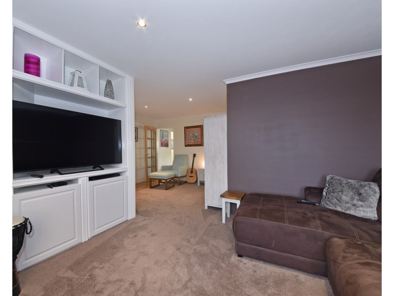 17 Mintaro Parade, Quinns Rocks WA 6030