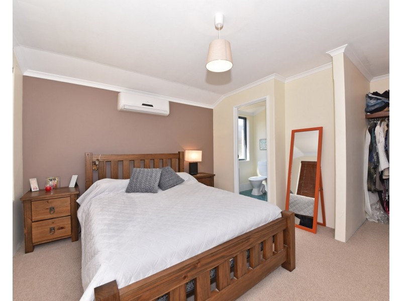 17 Mintaro Parade, Quinns Rocks WA 6030