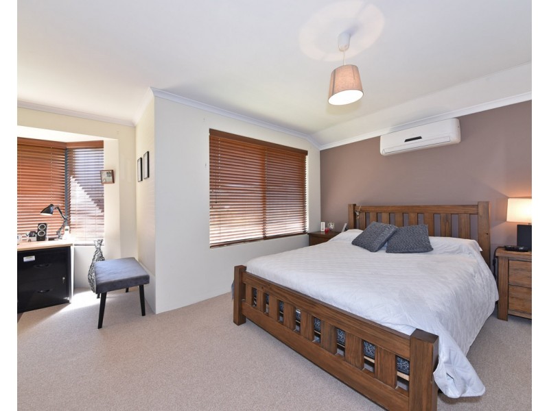 17 Mintaro Parade, Quinns Rocks WA 6030