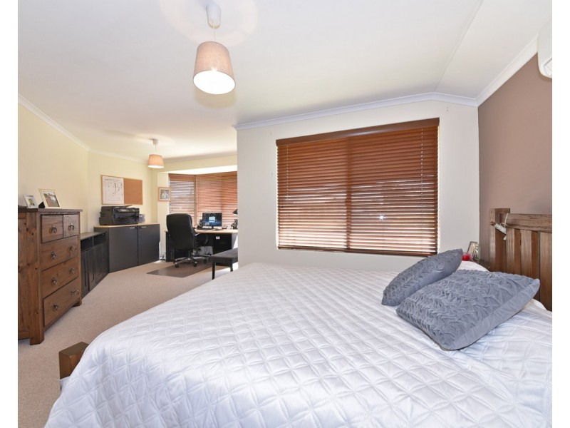 17 Mintaro Parade, Quinns Rocks WA 6030