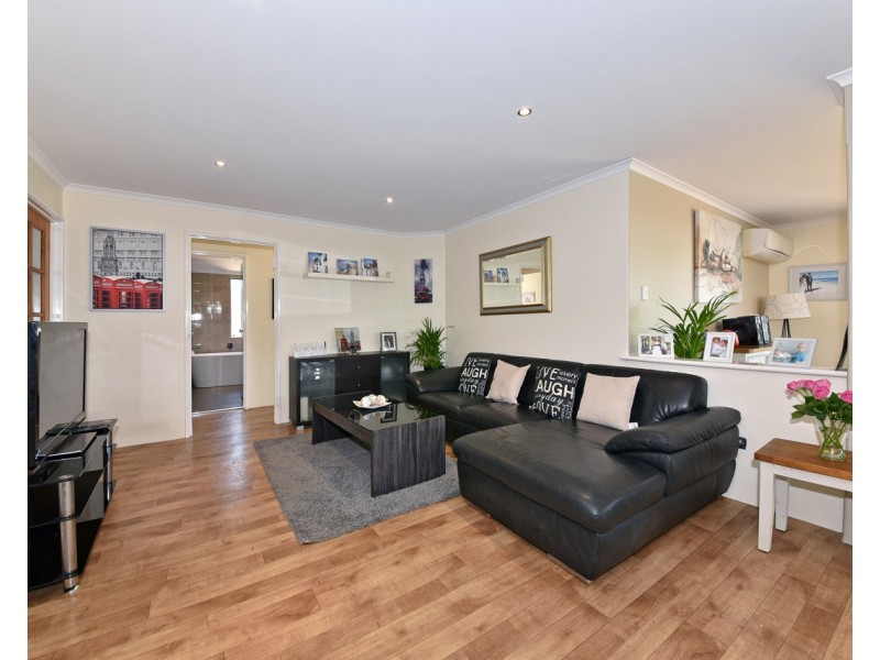 17 Mintaro Parade, Quinns Rocks WA 6030