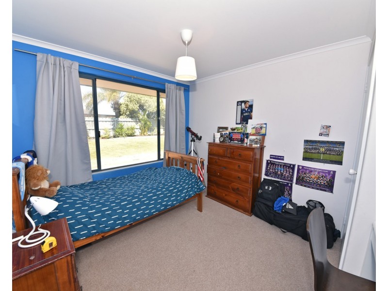 17 Mintaro Parade, Quinns Rocks WA 6030