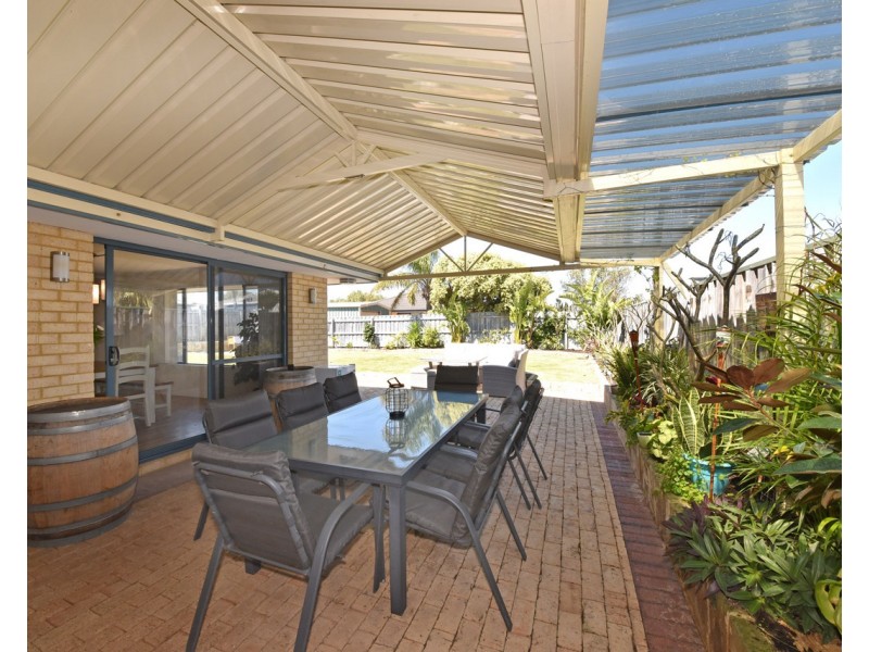 17 Mintaro Parade, Quinns Rocks WA 6030