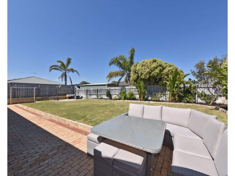 17 Mintaro Parade, Quinns Rocks WA 6030