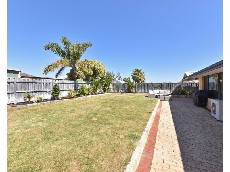 17 Mintaro Parade, Quinns Rocks WA 6030