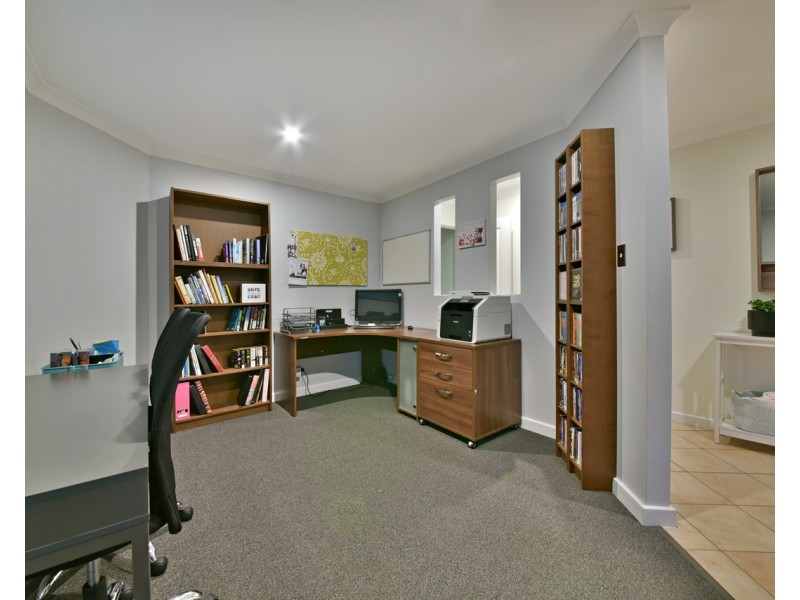 10 Geoff Russell Avenue, Kinross WA 6028