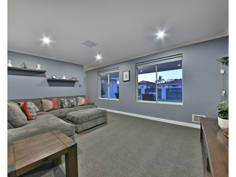 10 Geoff Russell Avenue, Kinross WA 6028