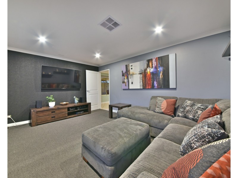 10 Geoff Russell Avenue, Kinross WA 6028