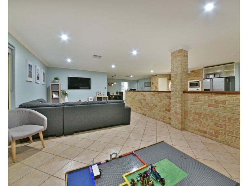 10 Geoff Russell Avenue, Kinross WA 6028