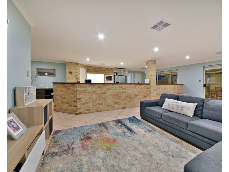 10 Geoff Russell Avenue, Kinross WA 6028