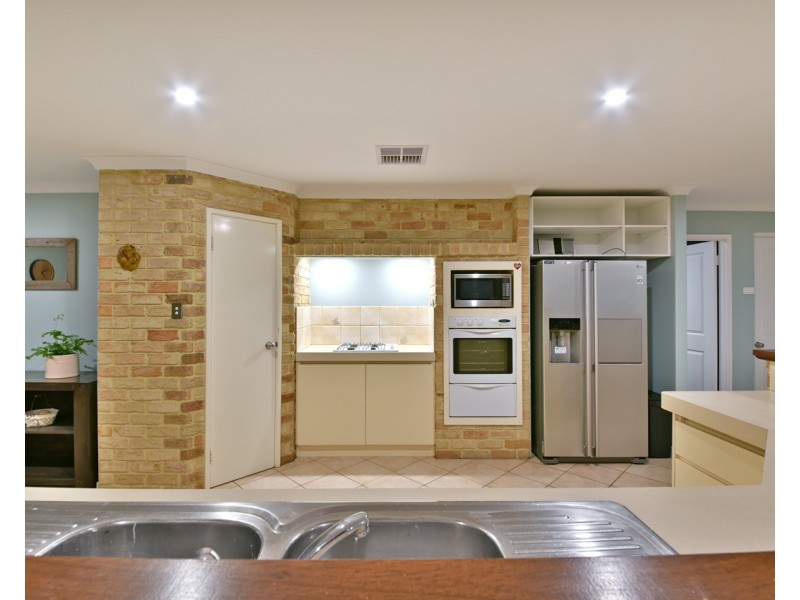 10 Geoff Russell Avenue, Kinross WA 6028