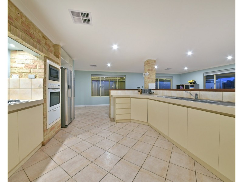 10 Geoff Russell Avenue, Kinross WA 6028