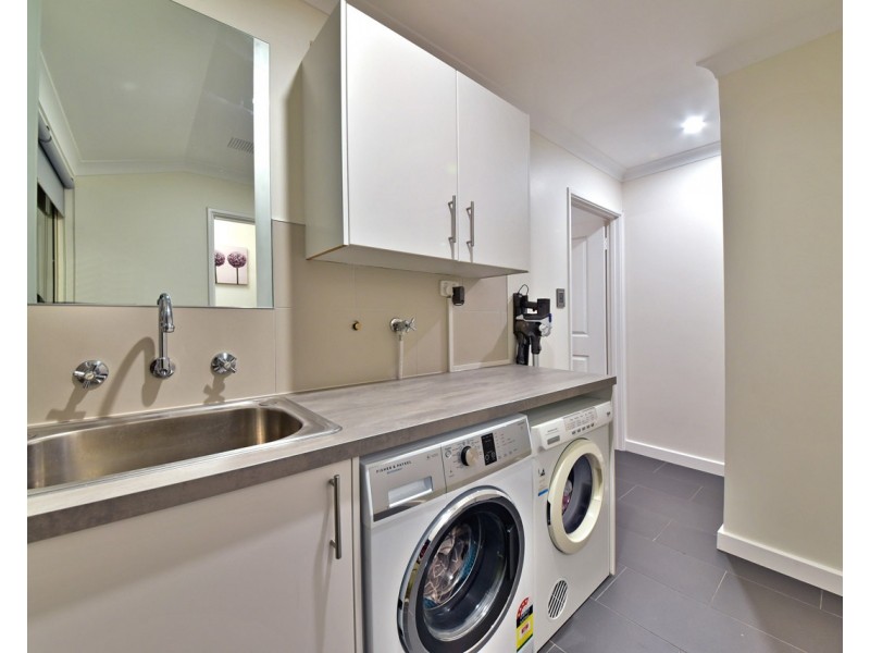 10 Geoff Russell Avenue, Kinross WA 6028