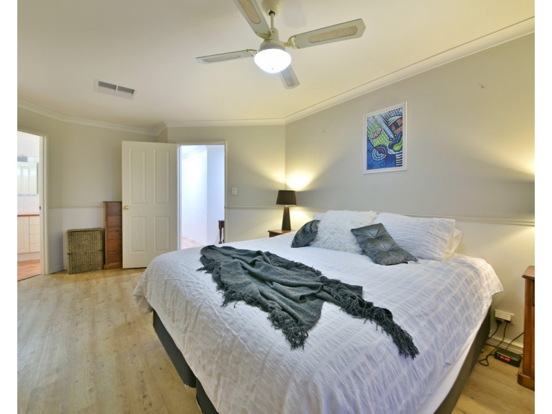 17 Macalpine Retreat, Kinross WA 6028