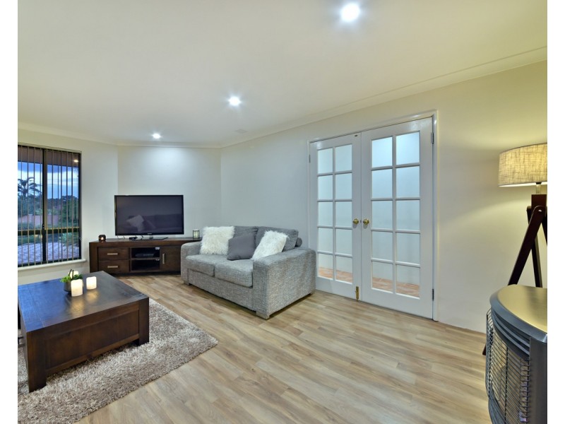 17 Macalpine Retreat, Kinross WA 6028