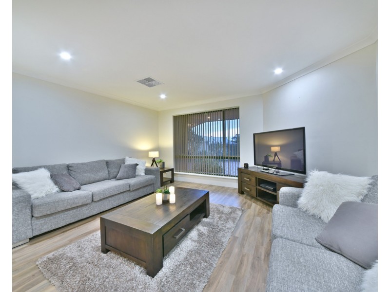 17 Macalpine Retreat, Kinross WA 6028