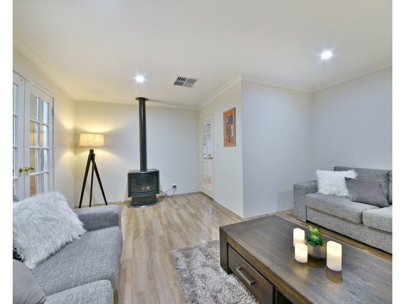 17 Macalpine Retreat, Kinross WA 6028