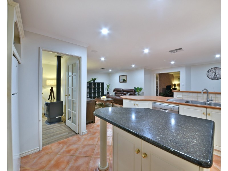 17 Macalpine Retreat, Kinross WA 6028