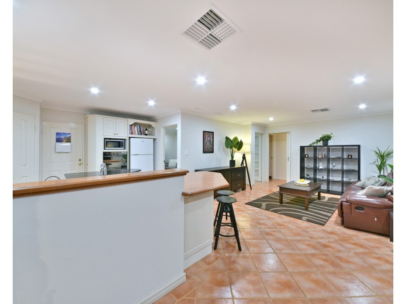 17 Macalpine Retreat, Kinross WA 6028