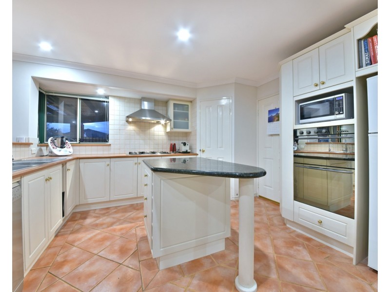 17 Macalpine Retreat, Kinross WA 6028