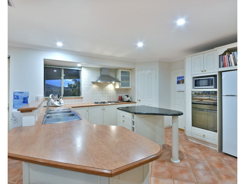 17 Macalpine Retreat, Kinross WA 6028