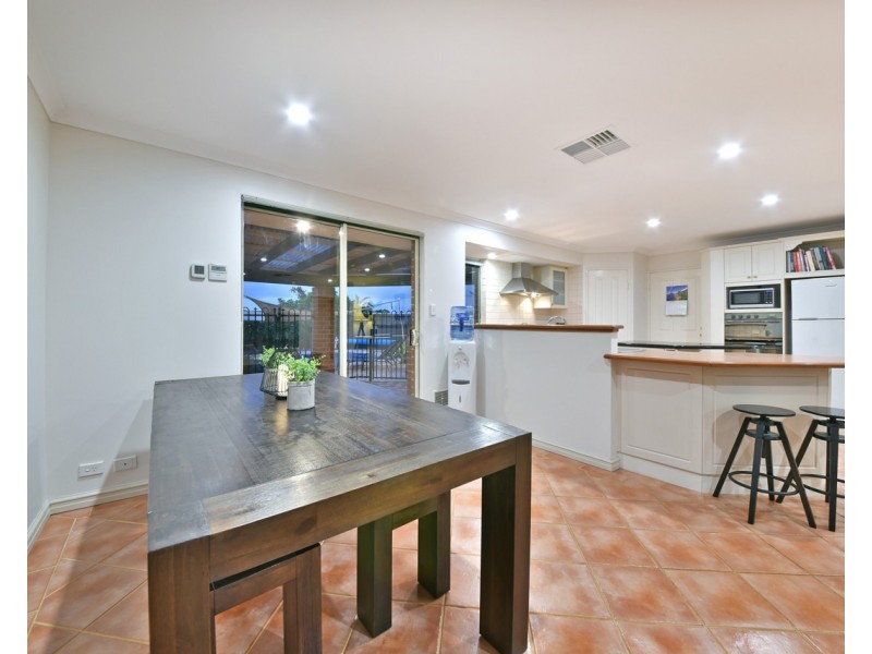 17 Macalpine Retreat, Kinross WA 6028