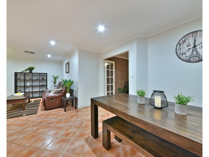 17 Macalpine Retreat, Kinross WA 6028