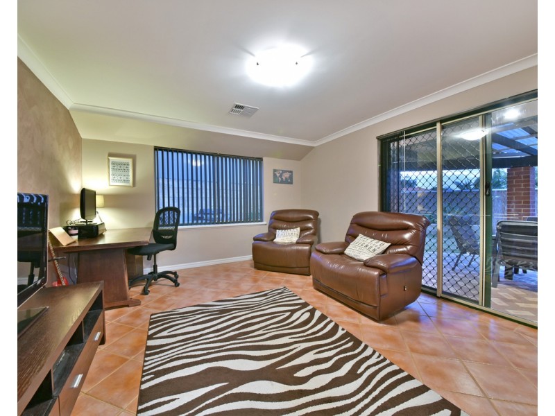 17 Macalpine Retreat, Kinross WA 6028