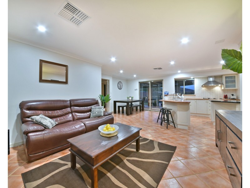 17 Macalpine Retreat, Kinross WA 6028