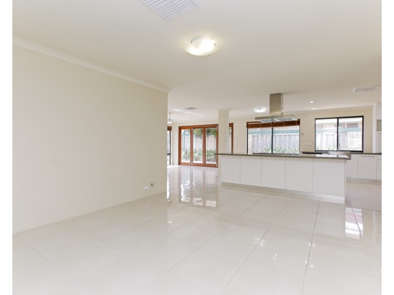 33 Tauranga Retreat, Mindarie WA 6030