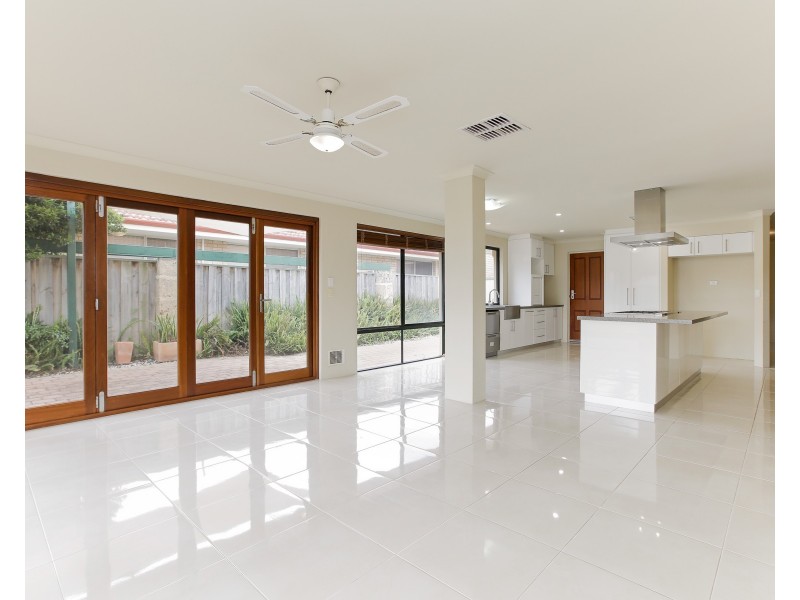 33 Tauranga Retreat, Mindarie WA 6030