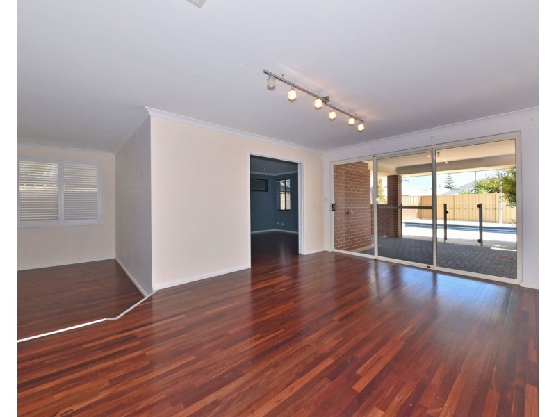 2 Agnes Way, Quinns Rocks WA 6030