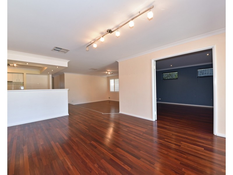 2 Agnes Way, Quinns Rocks WA 6030