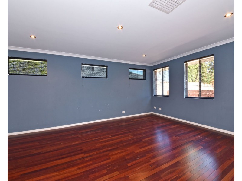 2 Agnes Way, Quinns Rocks WA 6030