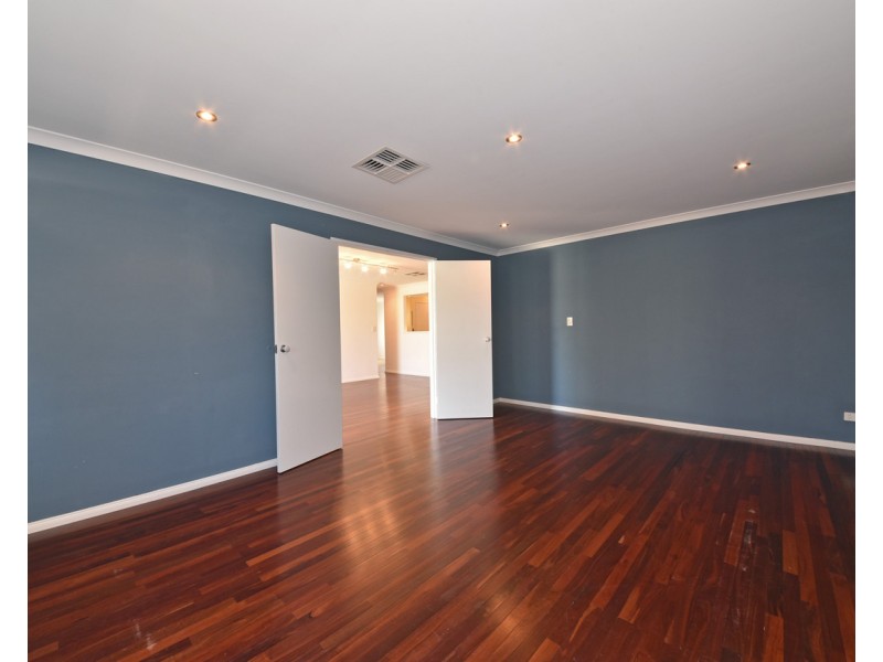 2 Agnes Way, Quinns Rocks WA 6030