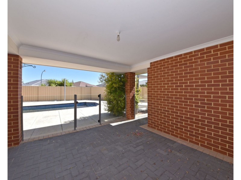 2 Agnes Way, Quinns Rocks WA 6030