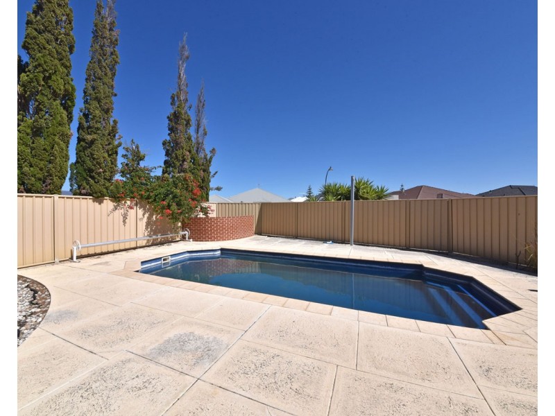 2 Agnes Way, Quinns Rocks WA 6030