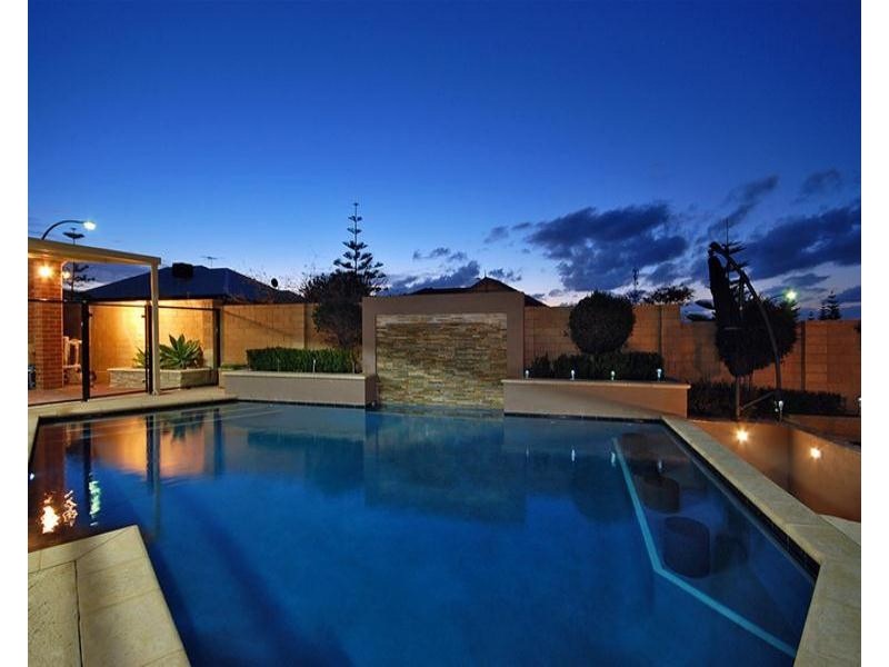 1 Bodrum Crescent, Mindarie WA 6030