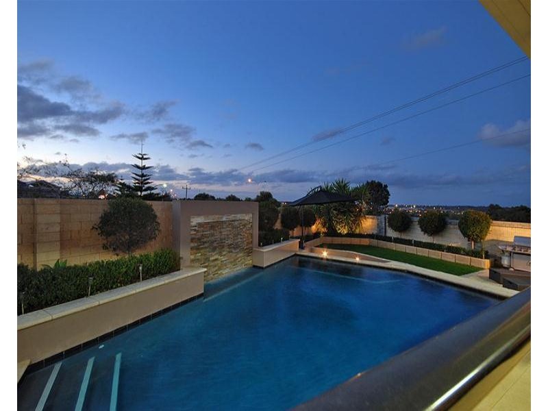 1 Bodrum Crescent, Mindarie WA 6030
