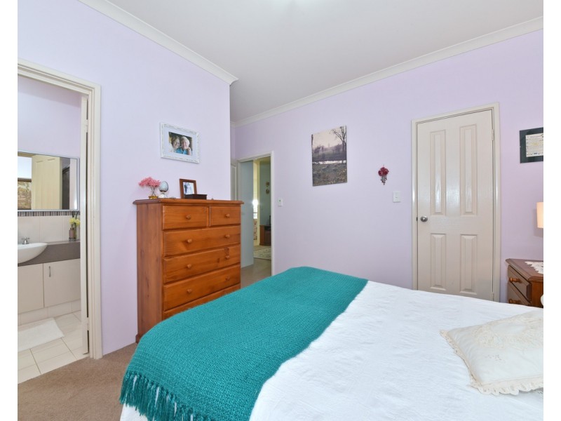 2 Baldwin Link, Butler WA 6036