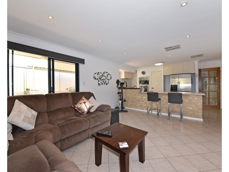 92 Roxburgh Circle, Kinross WA 6028