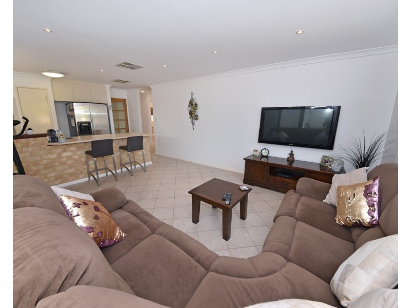 92 Roxburgh Circle, Kinross WA 6028