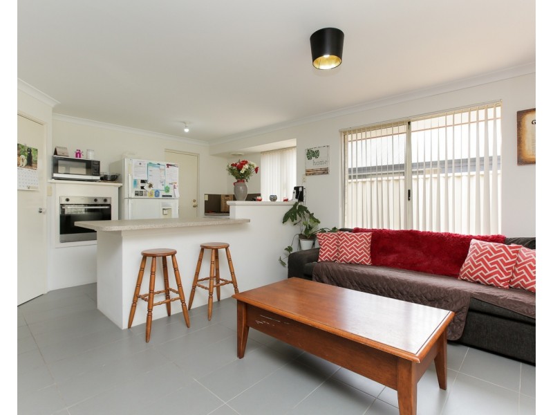 8 Woodstock Way, Butler WA 6036