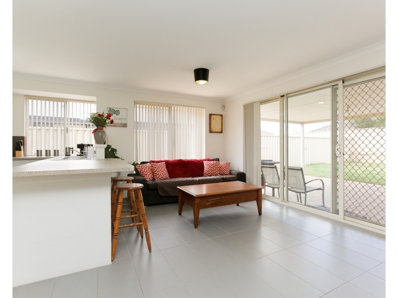 8 Woodstock Way, Butler WA 6036